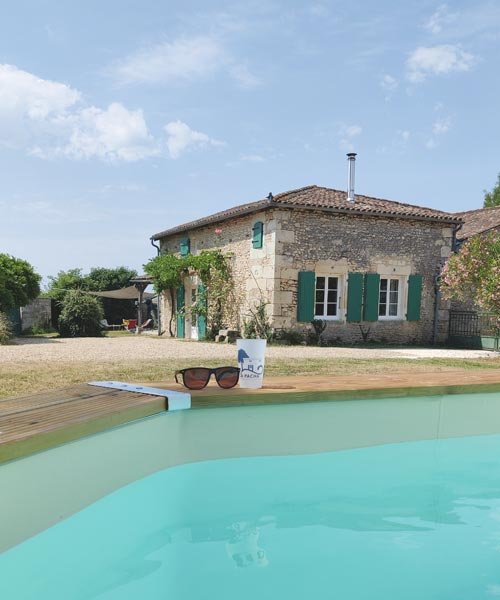 La piscine maison-vacances-piscine-pres-de-royan